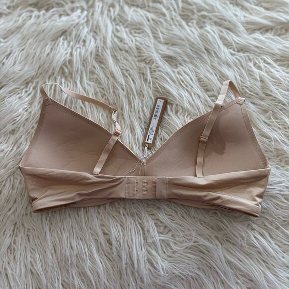 Skims Wireless Form Pushup Plunge Bra Sand Size 36C - Picture 5 of 7